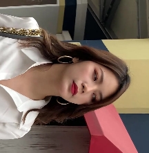 白色连衣裙美女胖臀长腿秀，1V视频7.97G百度云下载