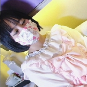 4位萌娘合影：虫哥、瑶酱、妹子、2V