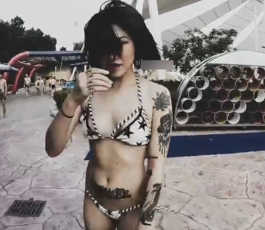 斗鱼网红女主播吴签玉兔绅士600M浮力超人气大N