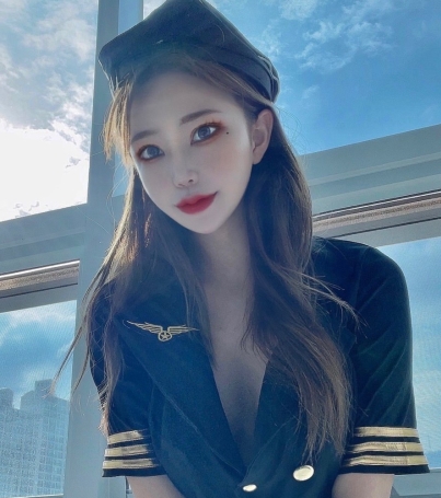 Onlyfans美艳绝伦:queenseoa颜值天花板极品反差婊私拍福利视频