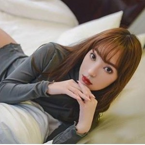 《李沫&TINA：爱情的海洋，超有尺度视频，下载即可观看》