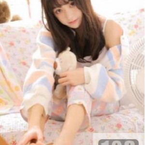 一线妹子COSER白皙身材紧致自拍视频：3.45G，让你陷入魔咒！