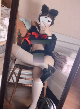 小结巴：活力四释放网红自拍作品合集，激发你的潜能！