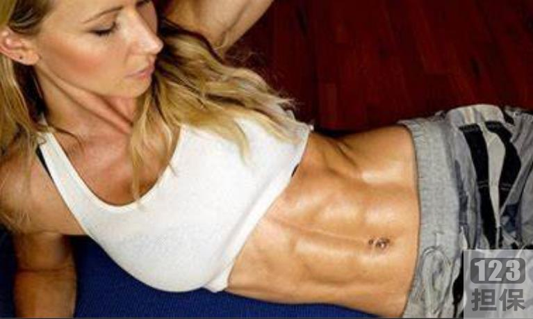 欧美最火健身博主Zuzka_light视频资源：拥有完美身材、精通健身的达人，学习跑步、拉力器、瑜伽等动作，健康减肥和锻炼身体