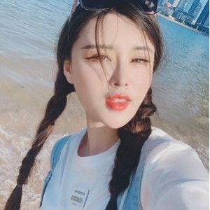 网红小姐姐李婷婷《一只萌宠》：性感魅力、友情爱情、活力力量的深刻体验