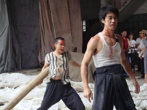 《李小龙传奇:陈国坤、王洛勇联手打造2007年传奇》