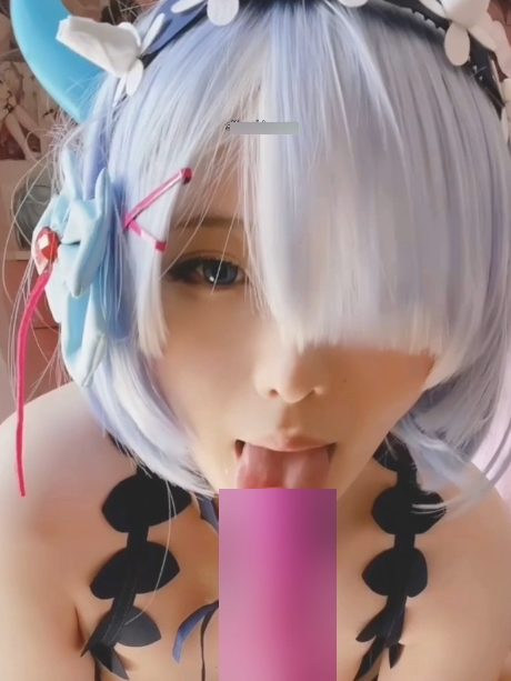 紫薇的性感自摸自虐，斗鱼宅男女神有尺度实况！