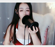 斗鱼人气女神纯情九九,一个用直播换丝袜的90后。