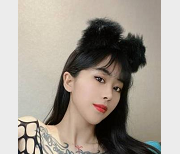 某推最火爆的极品网红张贺玉,大合集,请笑纳。