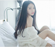 可爱女大学生,校花女神在线吃棒棒糖。