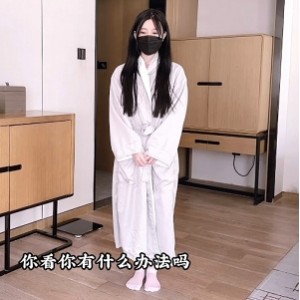 新晋校花：菠萝酱呀_倾情上演《心爱治疗师》