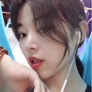 不妨收藏这个小雅小雅29v34.8g合集，让她陪伴你的每一个闲暇时光。