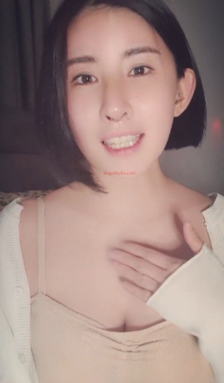 韩国主播ekgp0505劲爆甩奶按摩合集,18G视频大小,美腿丝袜御姐风格H级表演