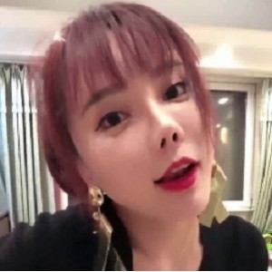 独树一帜的艾小青：3V视频2.41G的传奇之路