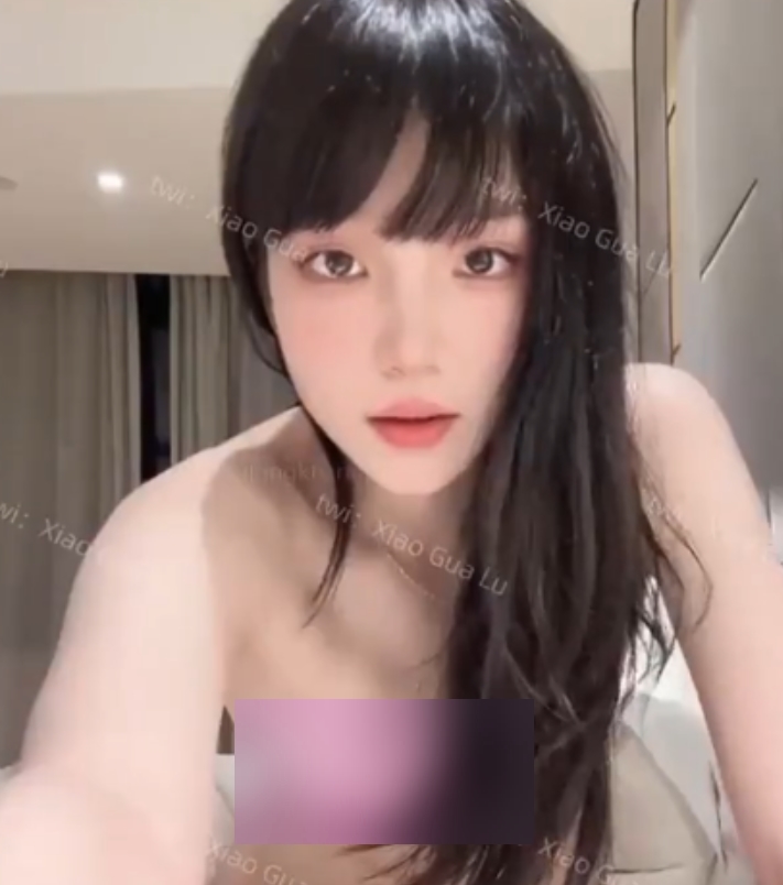 球们看到了她的另一种魅力。这是一份让人热血沸腾的视频合集,让您在观看的同时也能感受到放飞自我的。赶紧点击百度盘,感受球球带来的露脸反差婊之美吧!