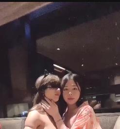 TS系列超美肤白,微博网红张思妮推荐!CsaoNu床上弄,卫生间后推车,释放肌肤活力!