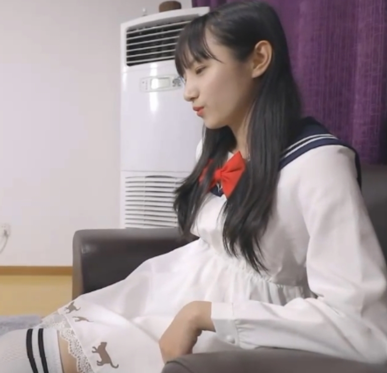 转载搬运初九女主爱脚指教集合，18+3.8G视频福利百度盘