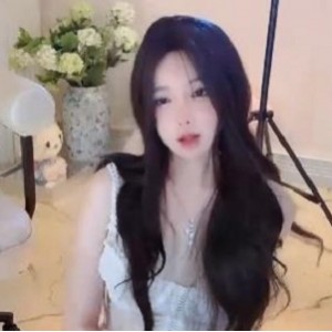 女神喷技大揭秘！时长超长悬赏视频，颜值身材无可挑剔，小姐姐人气爆表，赶快观看吧！