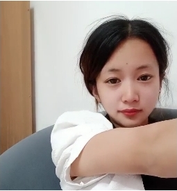 清新妹子主播小木登子直播回放，粉丝纷纷点赞