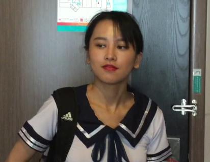 另类JK风-无美颜PS痕迹-轻素颜-作者自拍-酒店见面喂糖