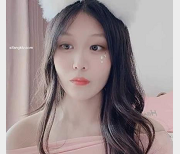 精选神器Mandy-LinLin自拍视频2V-2.5G，美颜社保姬车灯弹性