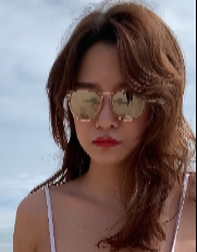 性感白色比基尼美女长腿视频