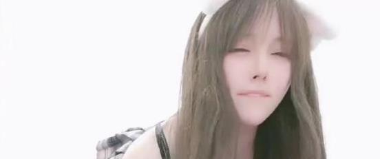 妮miko露脸百合资源1.3G，纯洁与性感并存，绅士们必看！