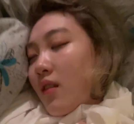 精选大学生晨晨：颜值身材无敌，25V2.4G视频资源