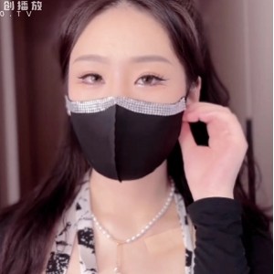 窈窕身材和大长腿的车模女神淑怡1V+1.5G资源在百度盘上有转载搬运的链接。