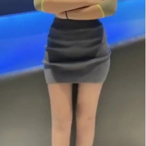 牛逼约会大神公厕后推车内释精选某处女同事21V+3.3G百度盘