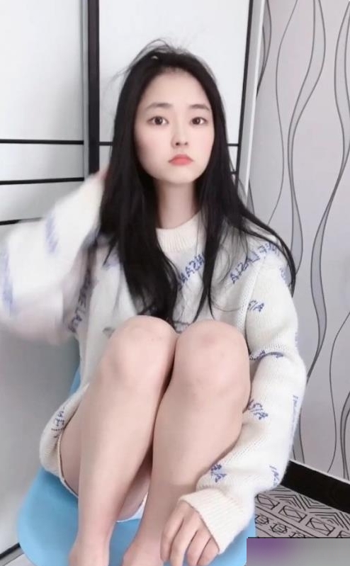 清纯网红芋喵喵的芋宝毛衣作品