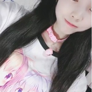 小妹子光“阴”某处视频，纯天然一线天，超可爱2V，2.72G百度云资源