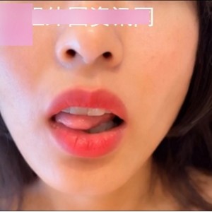 超过瘾，真的把持不住啊，只怪她老公满足不了，只好出...[4V+400M][百度盘]