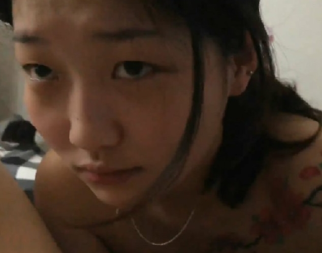 根据提供的内容,可能的商品标题可以是:-江苏大学工商管理系花李晓婕和新男友吃瓜视频展示1V184M-百度云泄密:江苏大学工商管理系花李晓婕和新男友吃瓜视频1V184M-曝光:江苏大学工商管理系花李晓婕和新男友吃瓜视频1V184M-百度云泄露:江苏大学工商管理系花李晓婕和新男友吃瓜视频1V184M