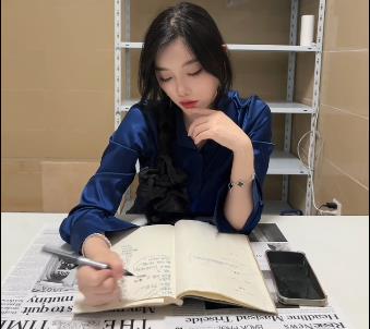 秀人网白嫩大长腿美女补课服务1V-888M