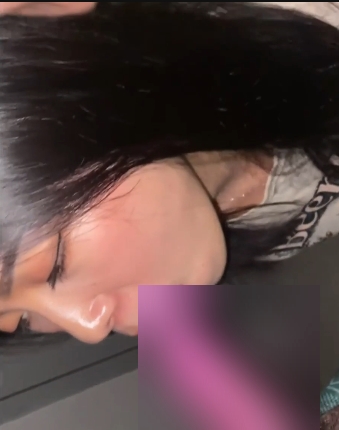 20多岁小情侣楼梯间火辣玩刺激，百度盘视频给力四射