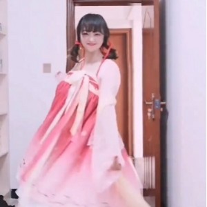 张花花：网红名字火遍抖音，51部视频让网友们眼花缭乱