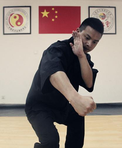 龙战士：李小龙的血腥战争