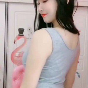 50V-776M神似明星极品美女定制合集：火爆斗鱼快手爆R主播白白兔高颜值性感身材视频