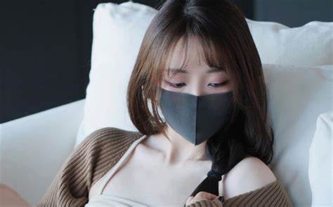 玩偶姐姐：放纵青春、欲望虚无缥缈，让你身临其境！