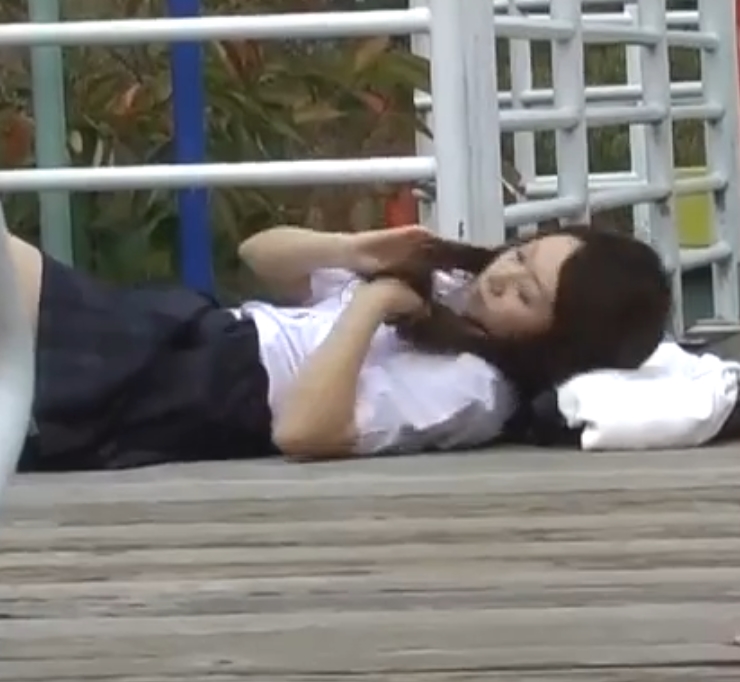 惊喜合集日本街头偷窺/掀裙/袭球/强脱球罩裤裤/恶作剧44部,总37.9G!百度盘下载,尽在此处!