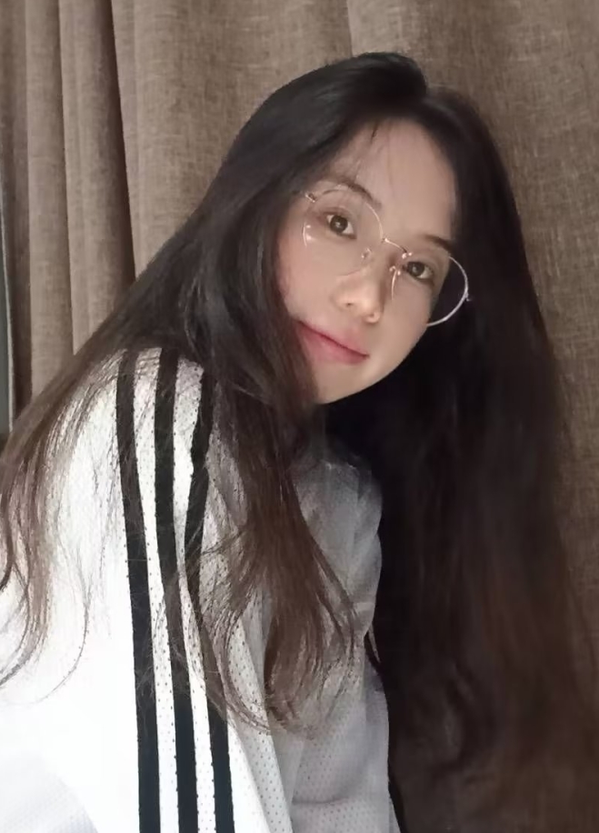 提督Ashley最新福利视频作品,94个视频总时长48分钟,大小300mb,评论区热议真假素的烧鸡