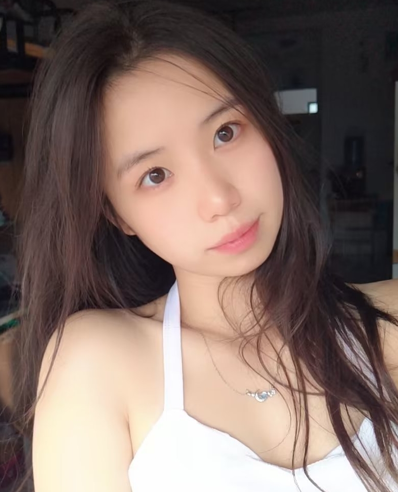 提督Ashley最新福利视频作品,94个视频总时长48分钟,大小300mb,评论区热议真假素的烧鸡