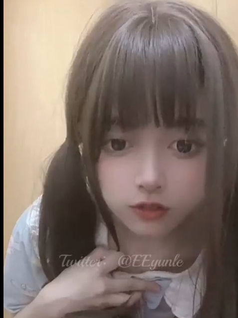 杨清柠美脚足艺视频《水煮鳄鱼》受欢迎,新增10v版本