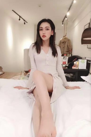 高颜值伪娘李智贤资源合集，绅士必备，空降价格优惠！