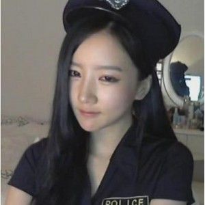 抖音网红如懿精品展示作品，私拍643M，颜值堪称上流