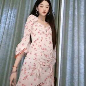 抖音女神颜不乖神豪定制作品合集，独家私人定制视频1.5G