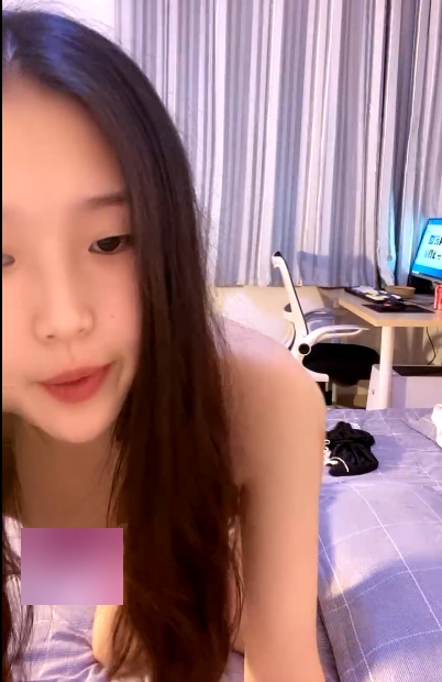 拜金美女小芸首秀：金钱诱惑下的玩物少女实感表演