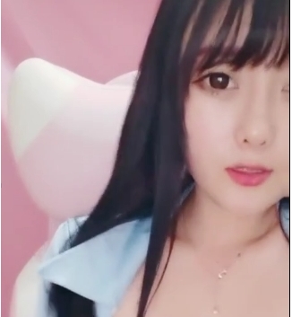 软软小湿妹私人订制视频合集，童颜网红的清新甜美风格让粉丝心动。