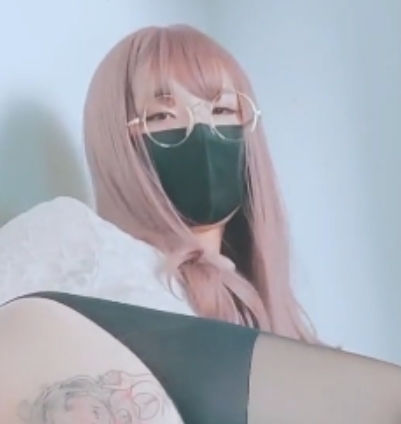 SJinWanXuan在视频中所传达的情感。无论是孤独还是快乐，他都用视频记录下来，让人感受到他的真实与坦诚。TSJinWanXuan19993.6G合集，不仅是一份珍贵的收藏，更是一段与TSJinWanXuan共同成长的回忆。快来下载这个合集，一起感受TSJinWanXuan带给你的独特魅力吧！